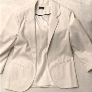 INBDUE white blazer